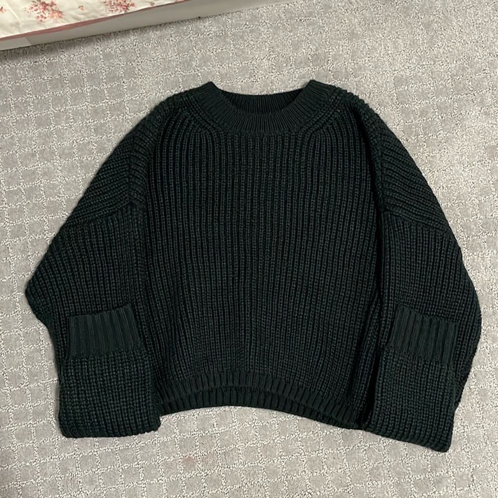 Brand New Green and Red knitted cropped sweater